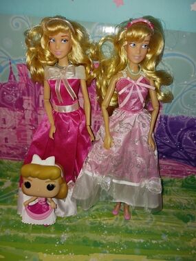 Disney Store Cinderella Pink Dress Singing Doll Light Up Dress Doll Funko Pop